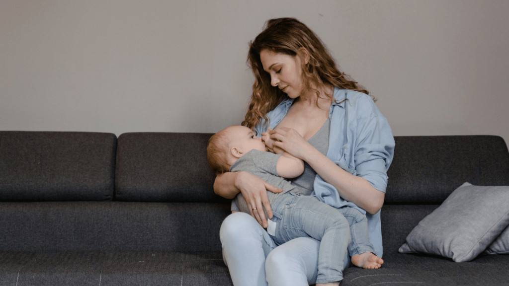 Stylish Practical Best Breastfeeding Outfits for Nursing Moms